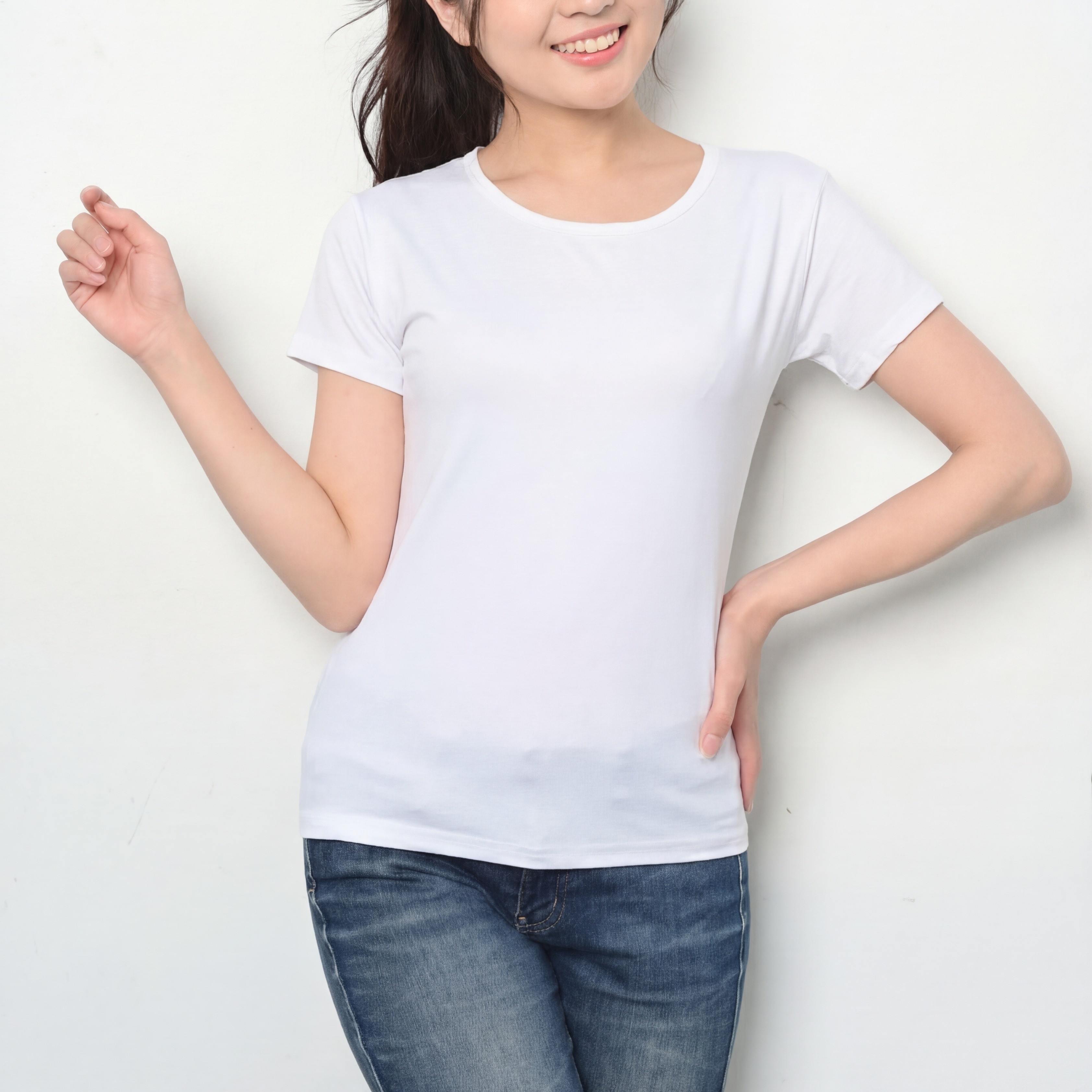 姿勢矯正インナーで姿勢が整いスタイルアップした着用イメージ