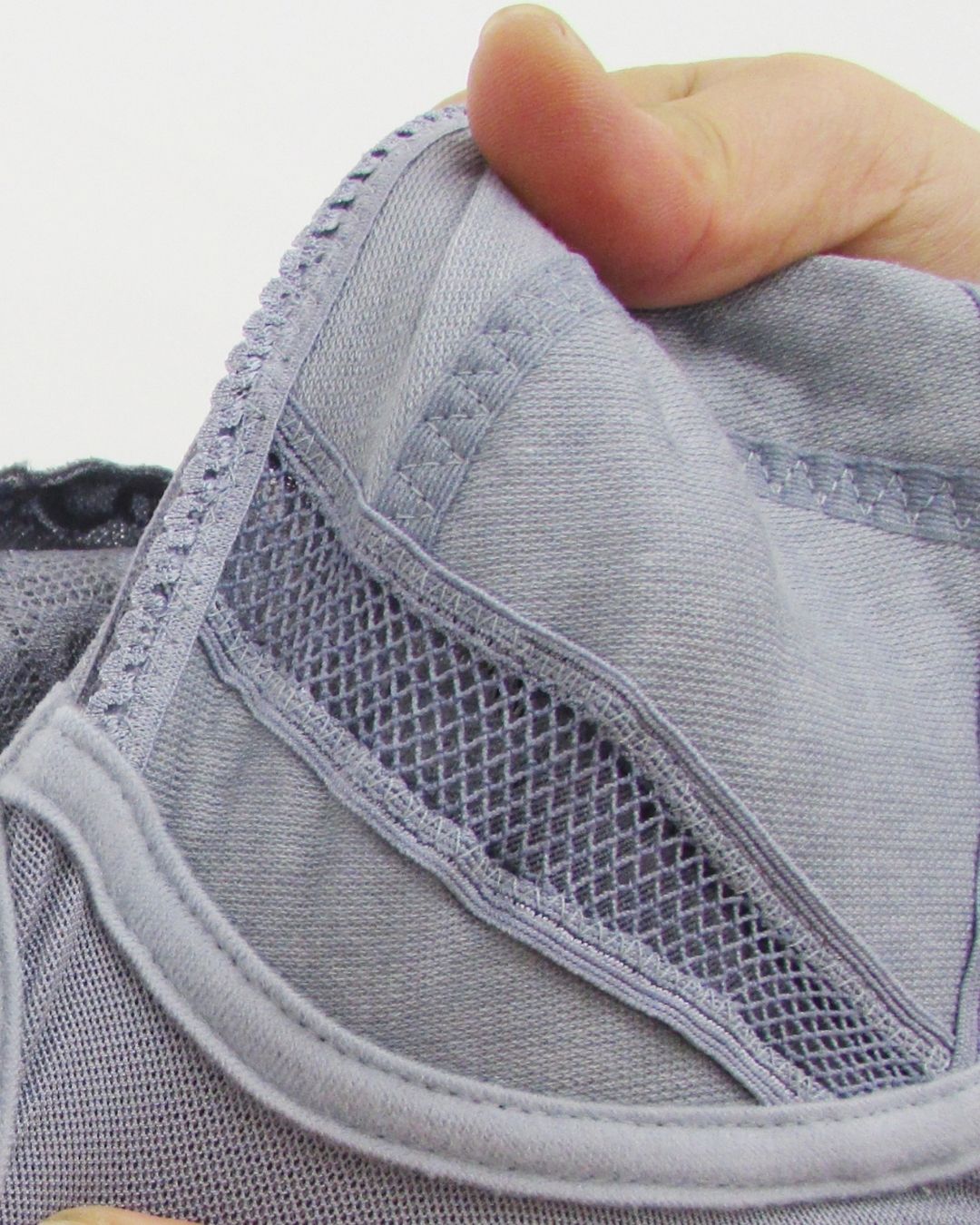 ブルーメリア補正下着 特許モアスライドカップ構造でバストにやさしくフィット